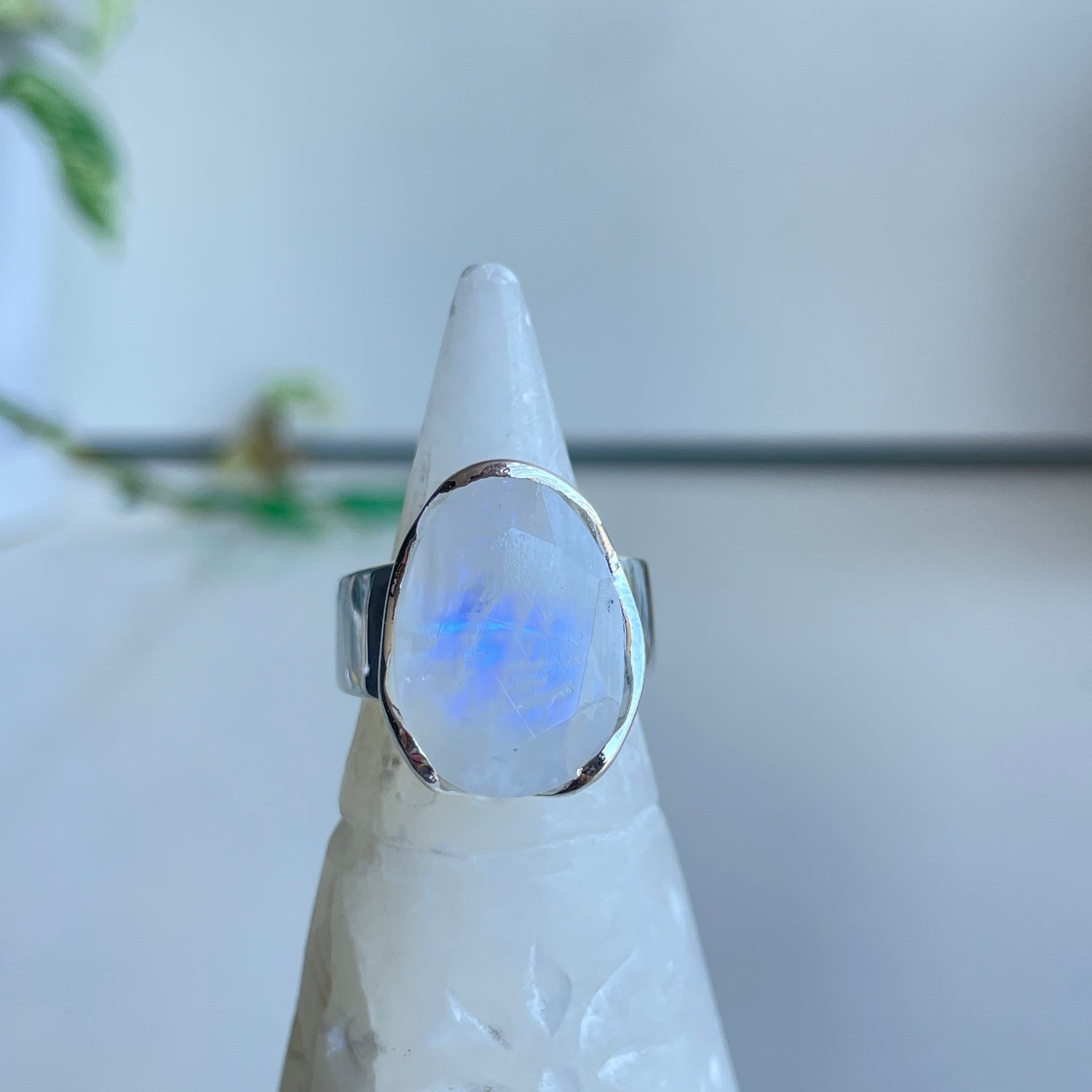 Moonstone Oval Ring R3748