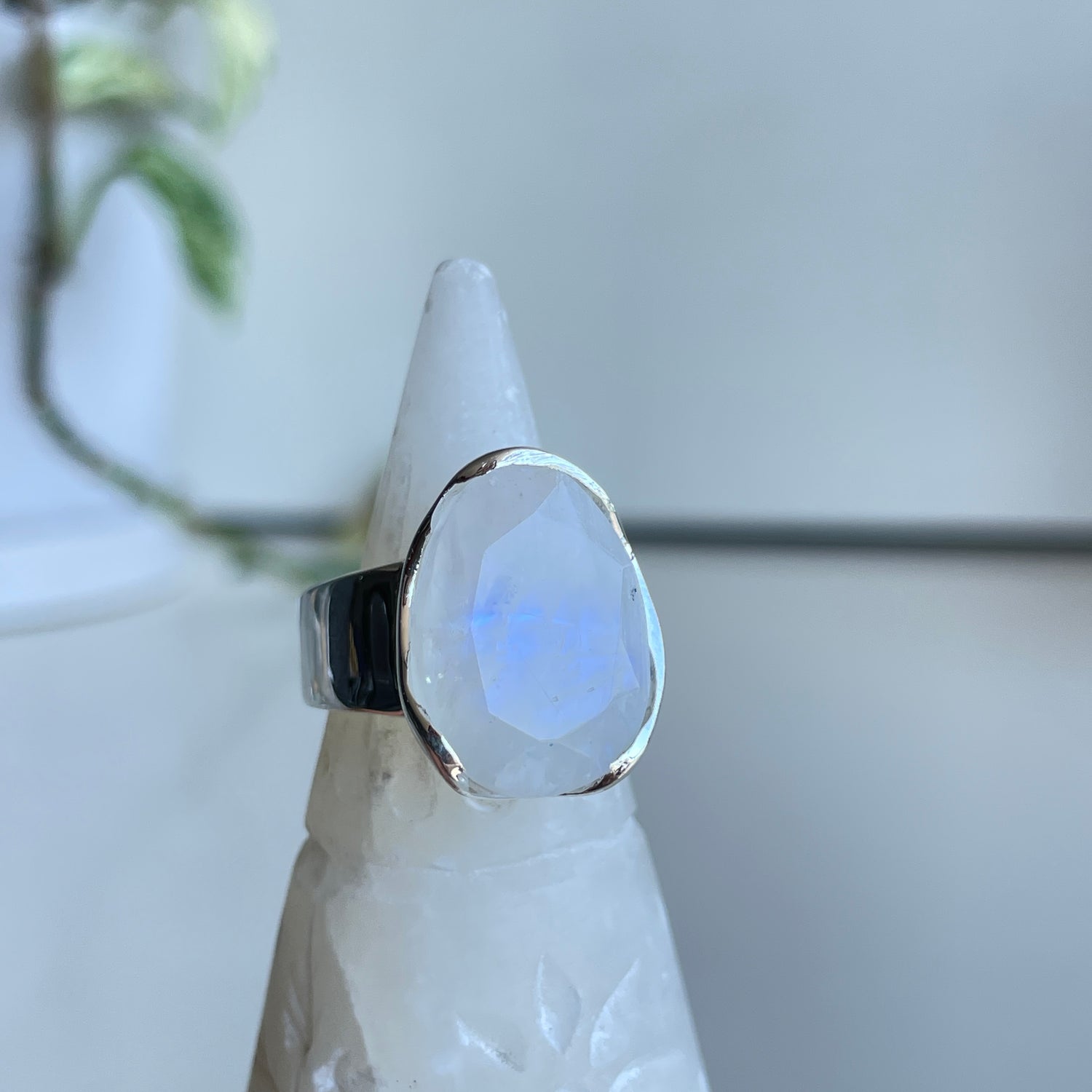 Moonstone Oval Ring R3748