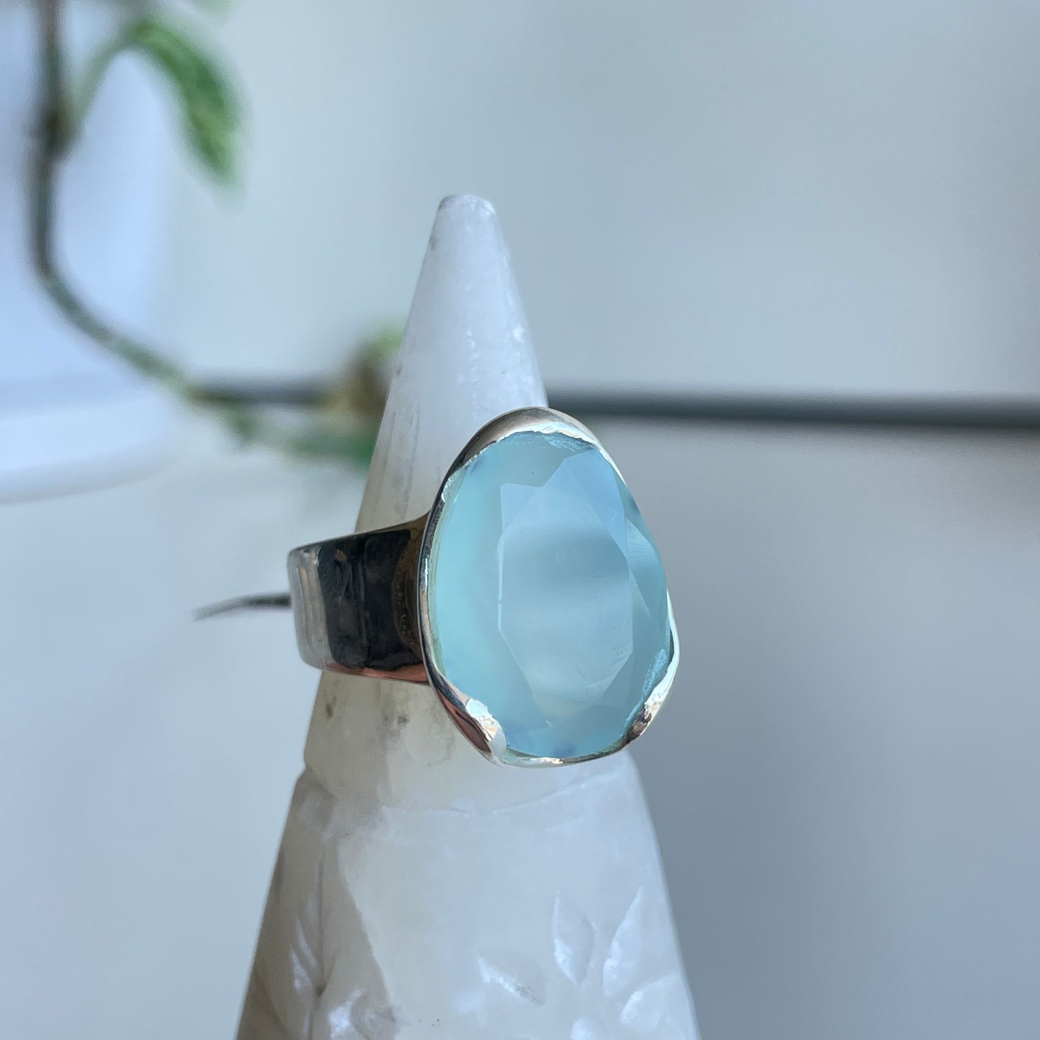 Aqua Chalcedony Oval Ring R3748