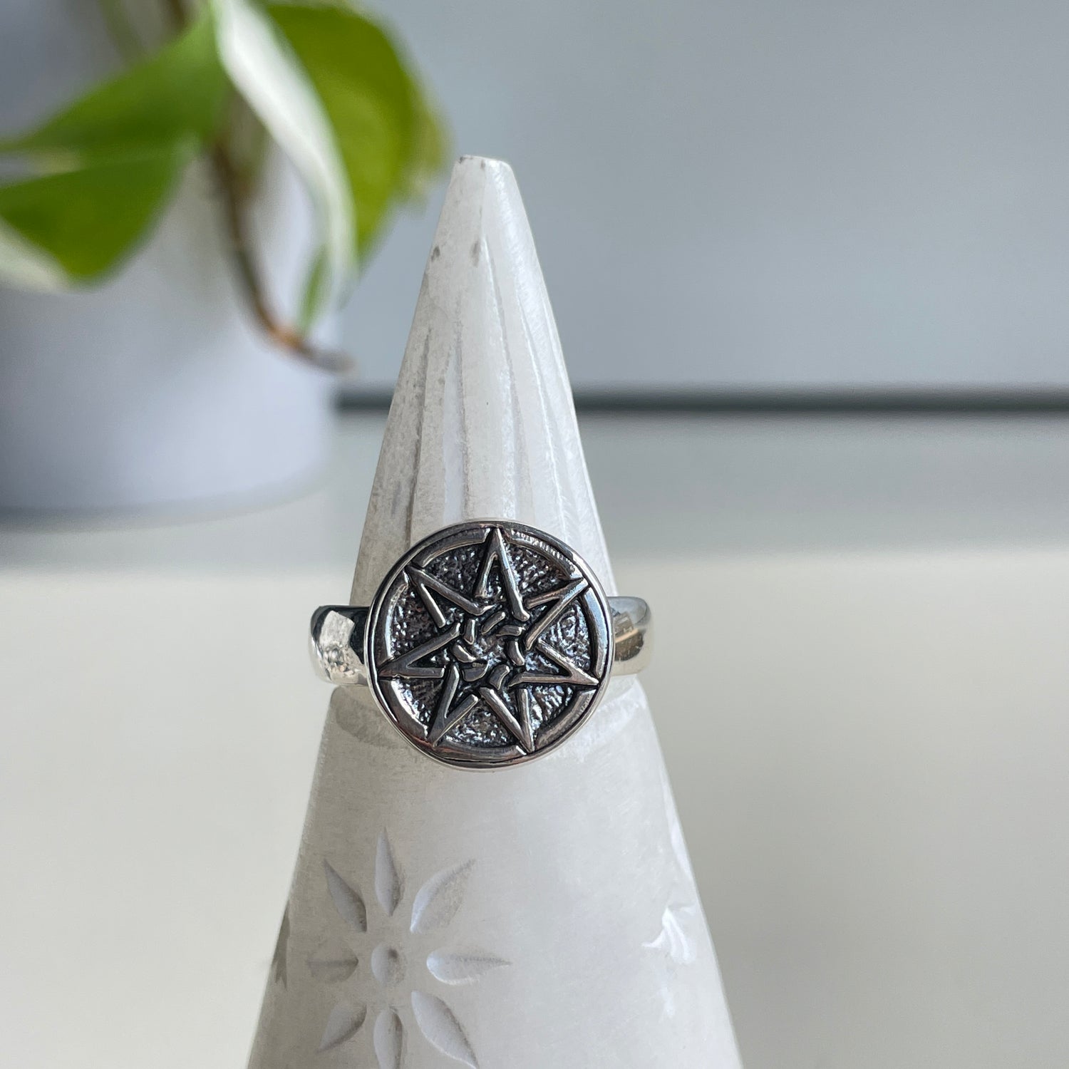 7 Point Star Ring Sz13