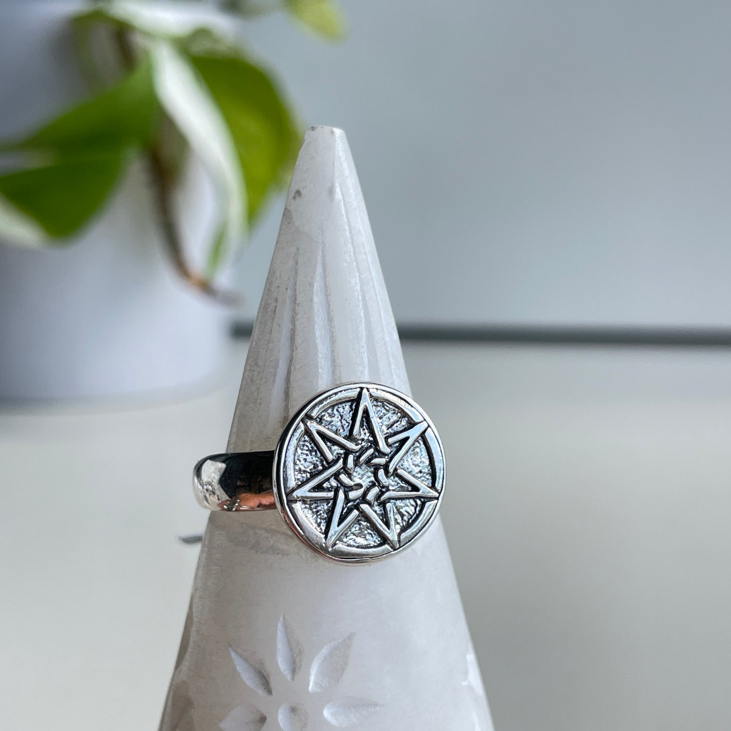7 Point Star Ring Sz13