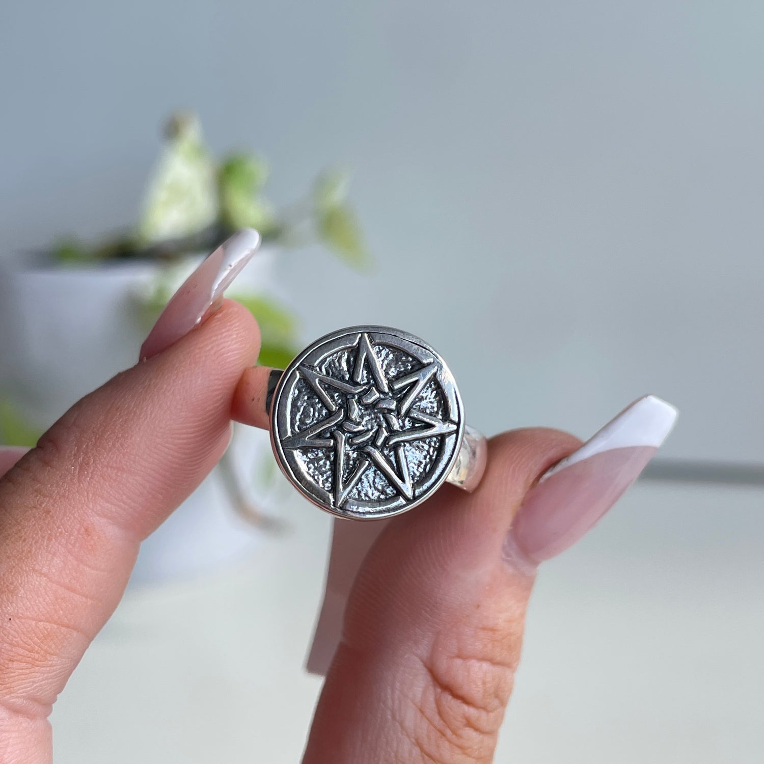 7 Point Star Ring Sz13