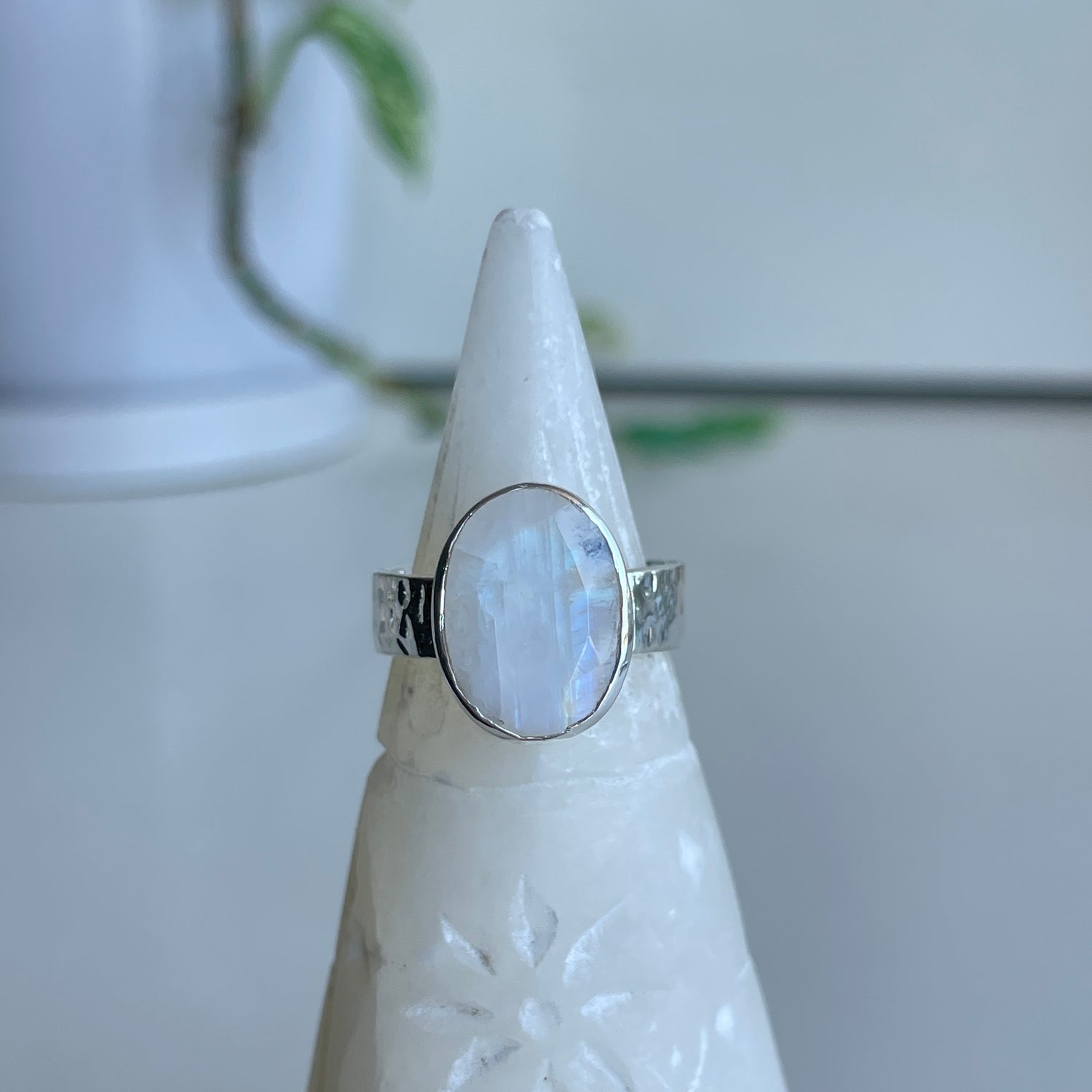 Moonstone Oval Ring R3597
