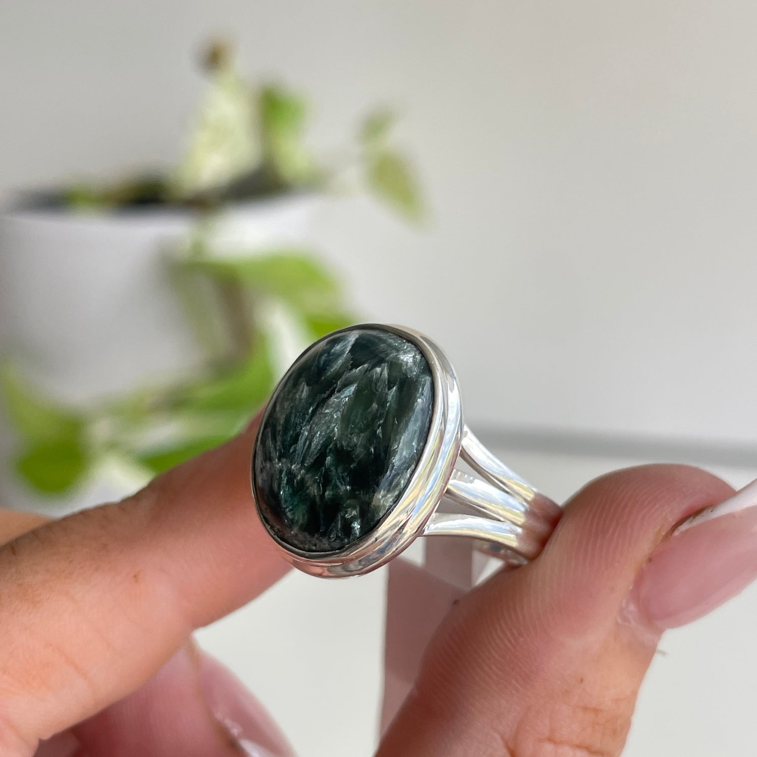 Seraphinite Oval Ring Sz8.5