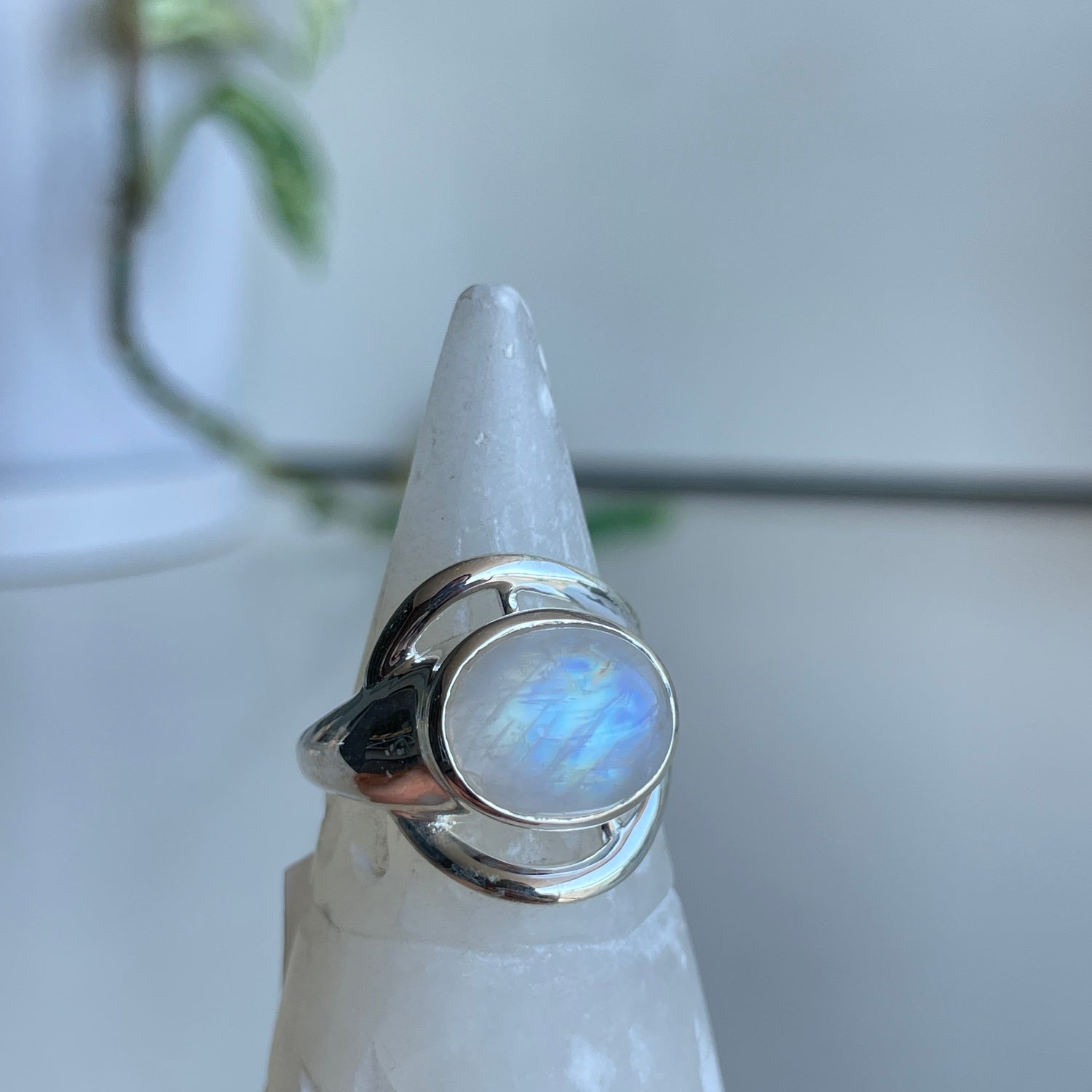 Moonstone Oval Ring R4186