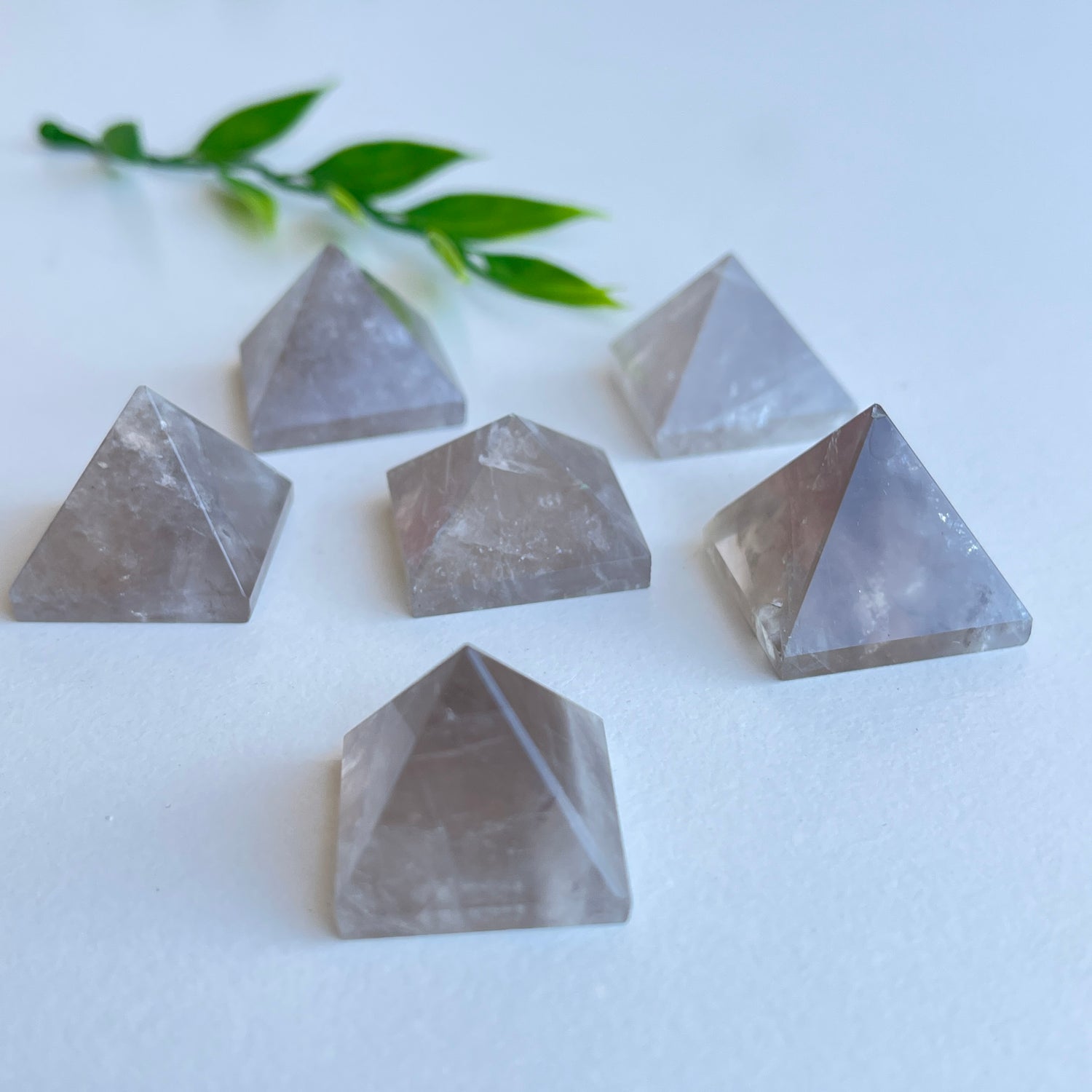 Smoky Quartz Pyramid 23-28mm