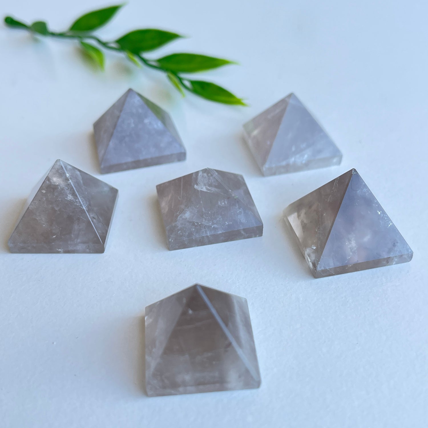 Smoky Quartz Pyramid 23-28mm