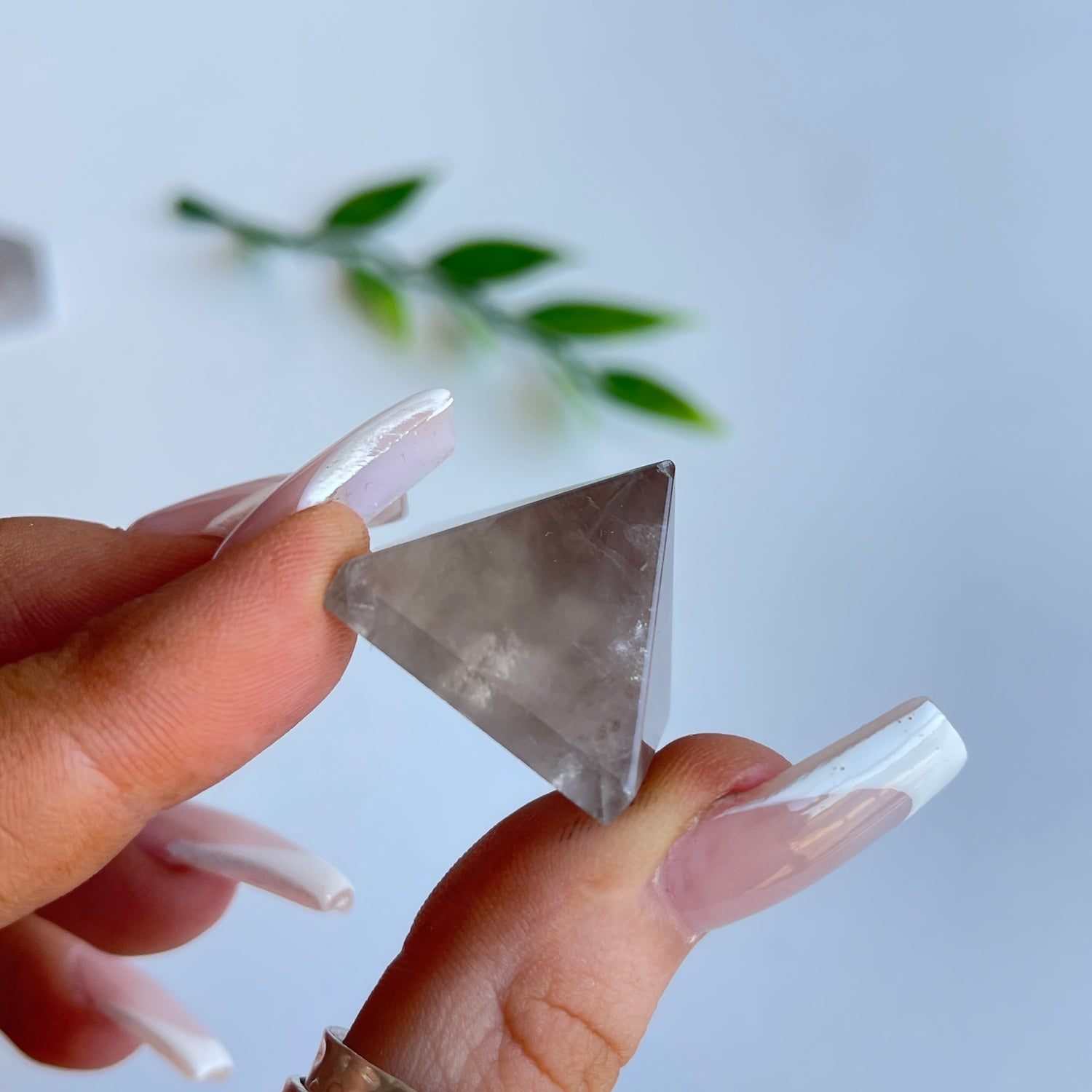 Smoky Quartz Pyramid 23-28mm