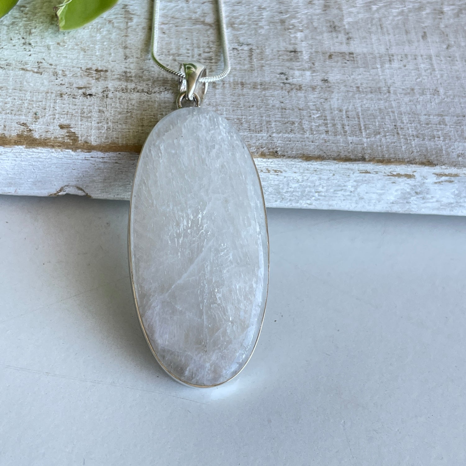 Moonstone Oval Pendant 068