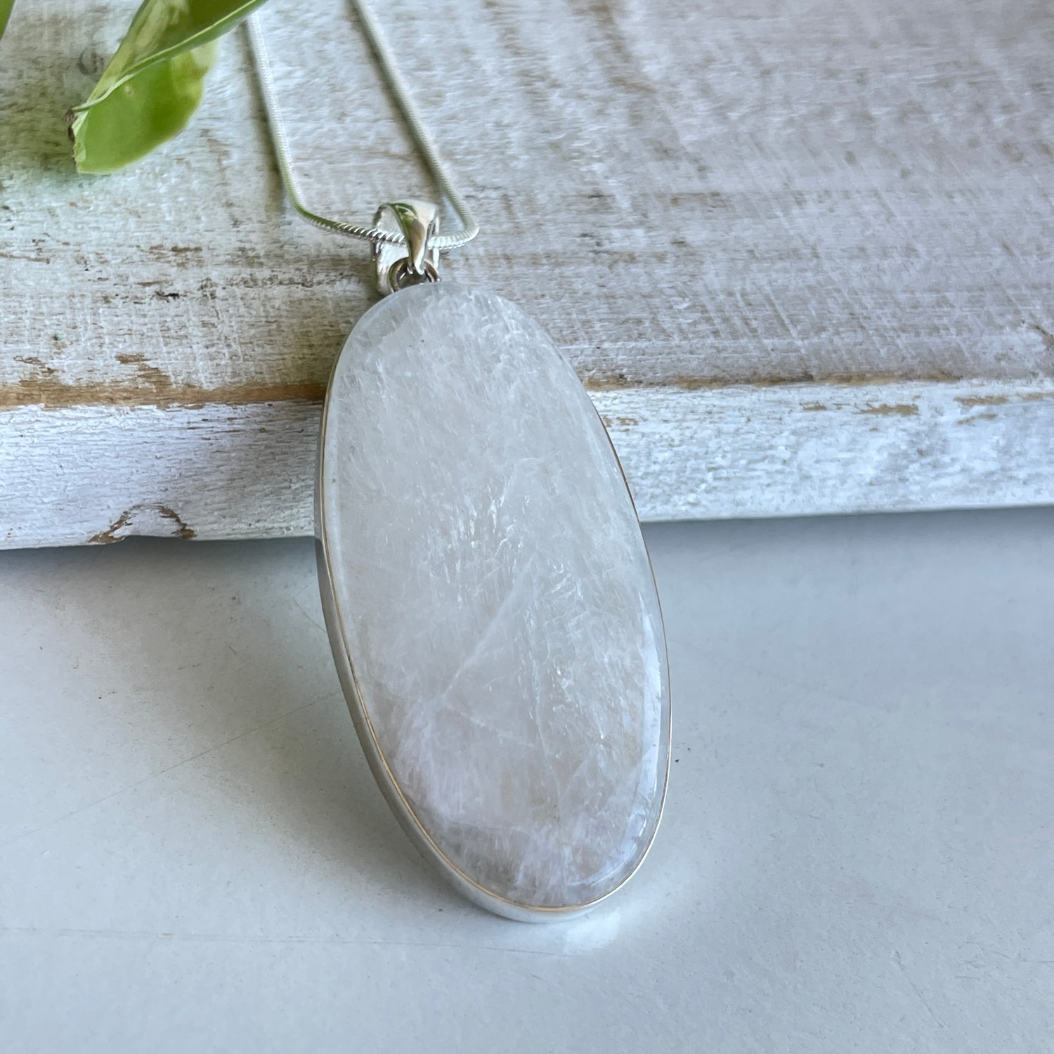 Moonstone Oval Pendant 068