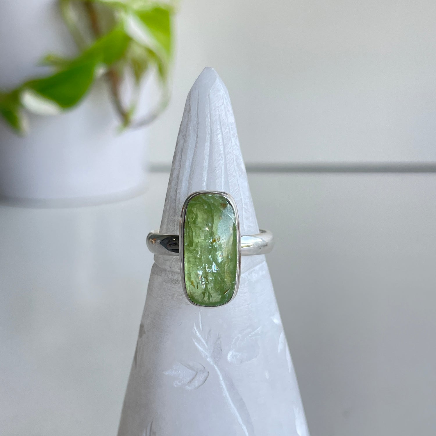 Green Kyanite Rectangle Ring Sz11