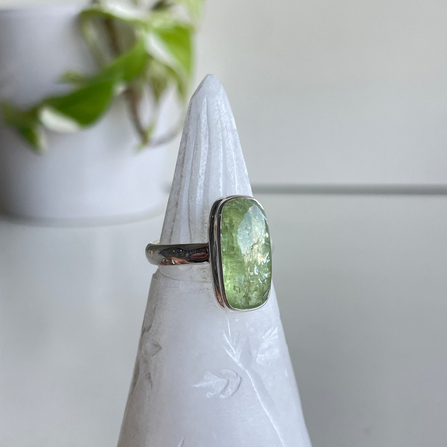 Green Kyanite Rectangle Ring Sz11