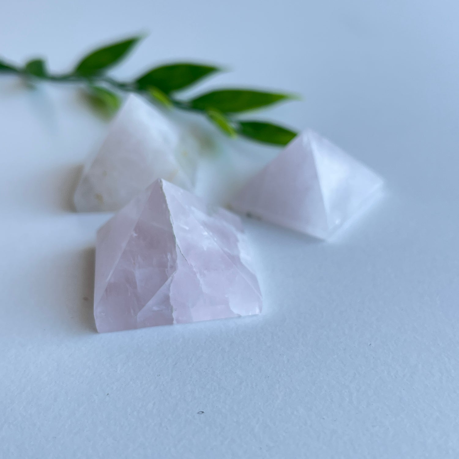 Rose Quartz Pyramid 23-28mm