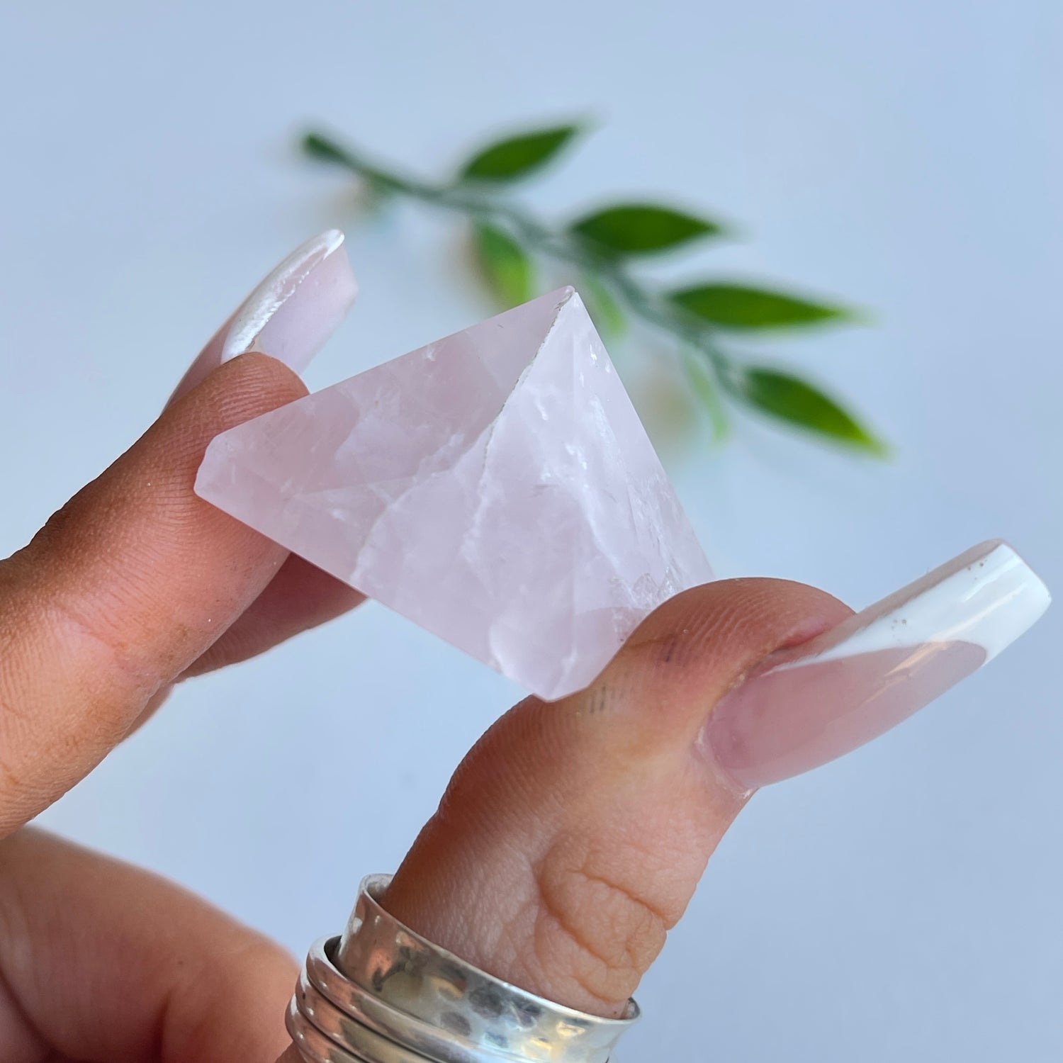 Rose Quartz Pyramid 23-28mm