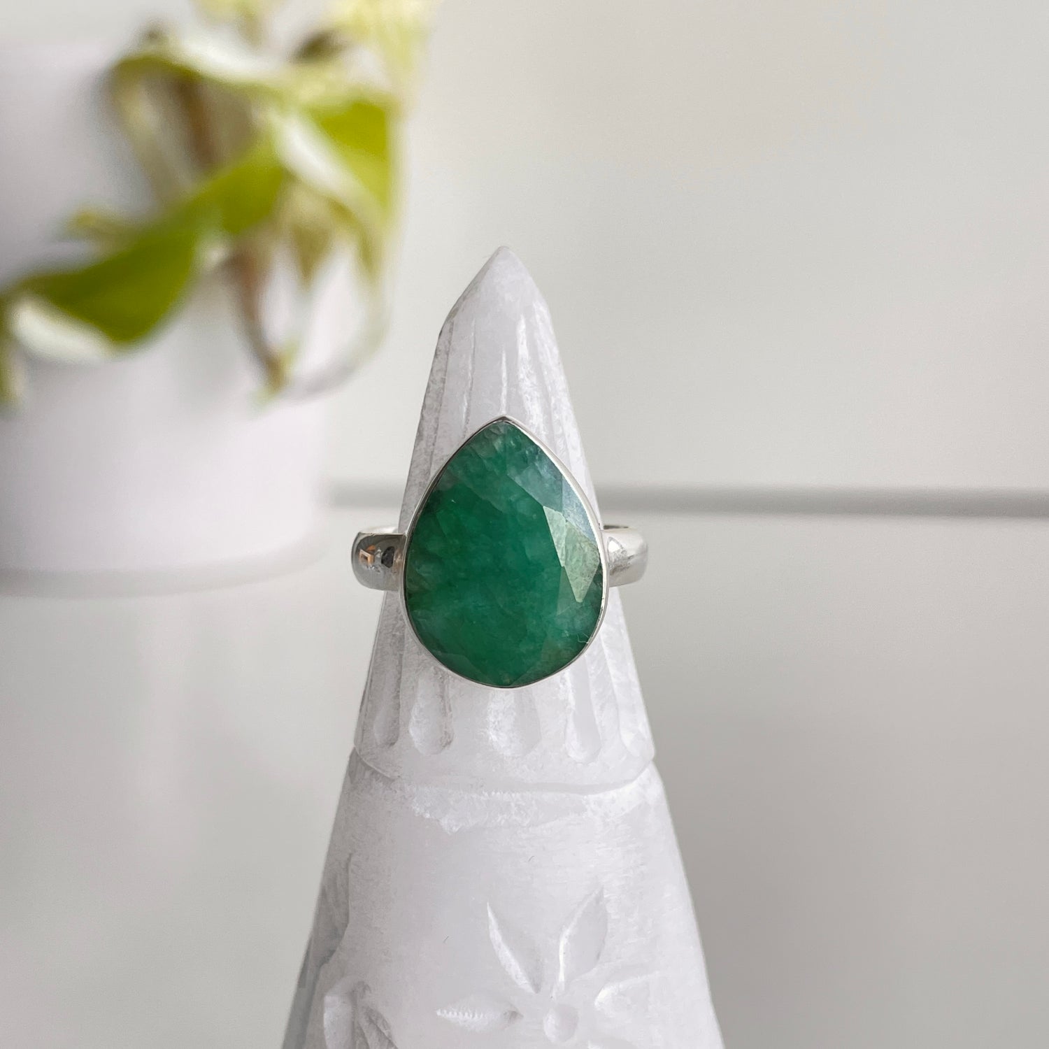 Emerald Teardrop Ring Sz6