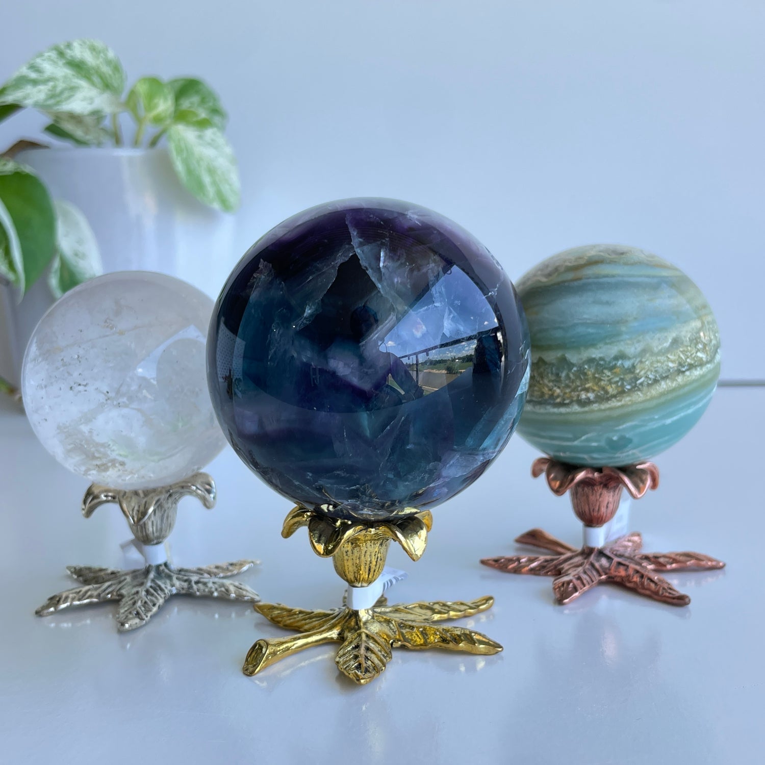 Leaf Sphere Stand