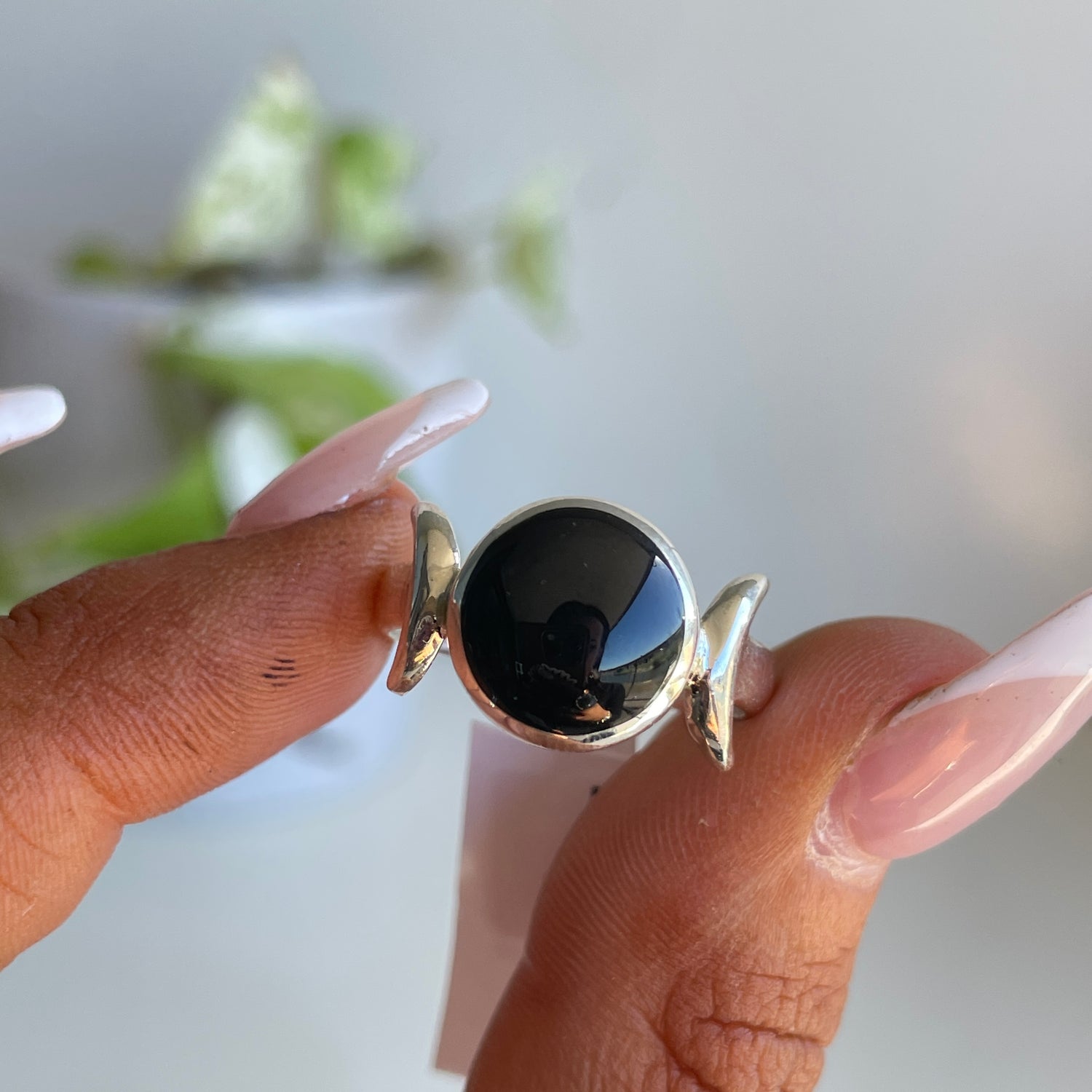 Black Shell Triple Moon Ring Sz8