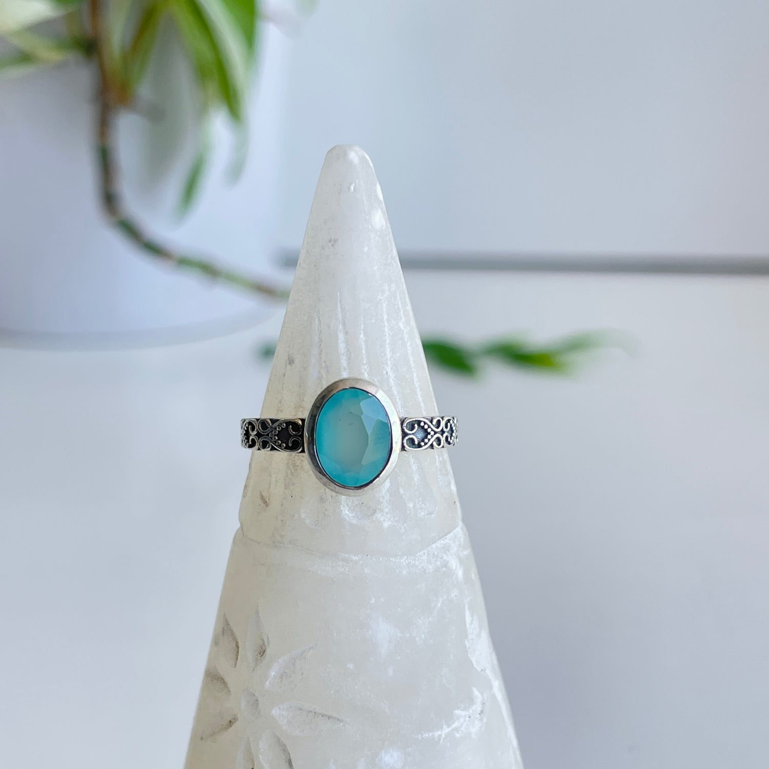 Chalcedony Oval Ring Sz7.5
