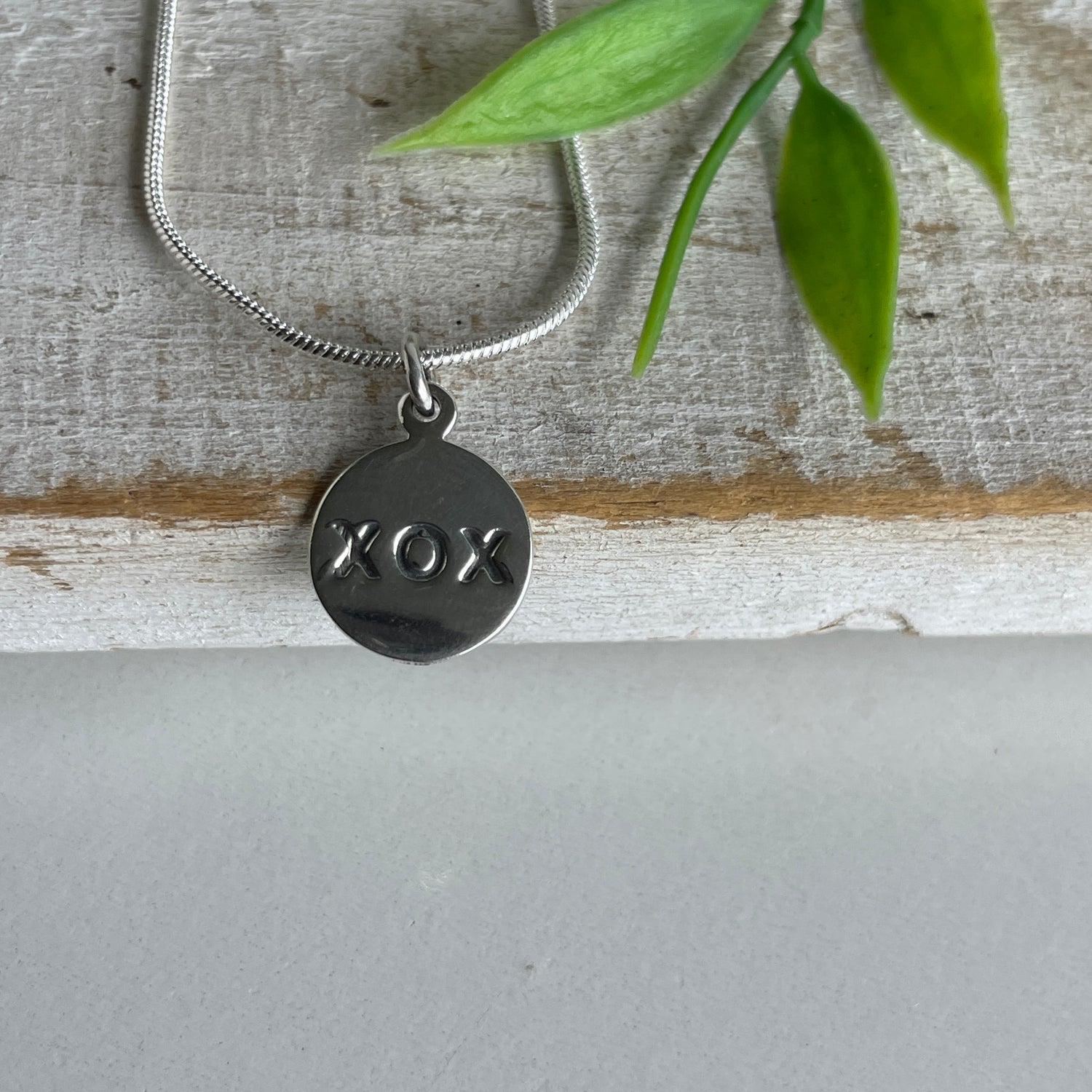 Round XOX Pendant 453050