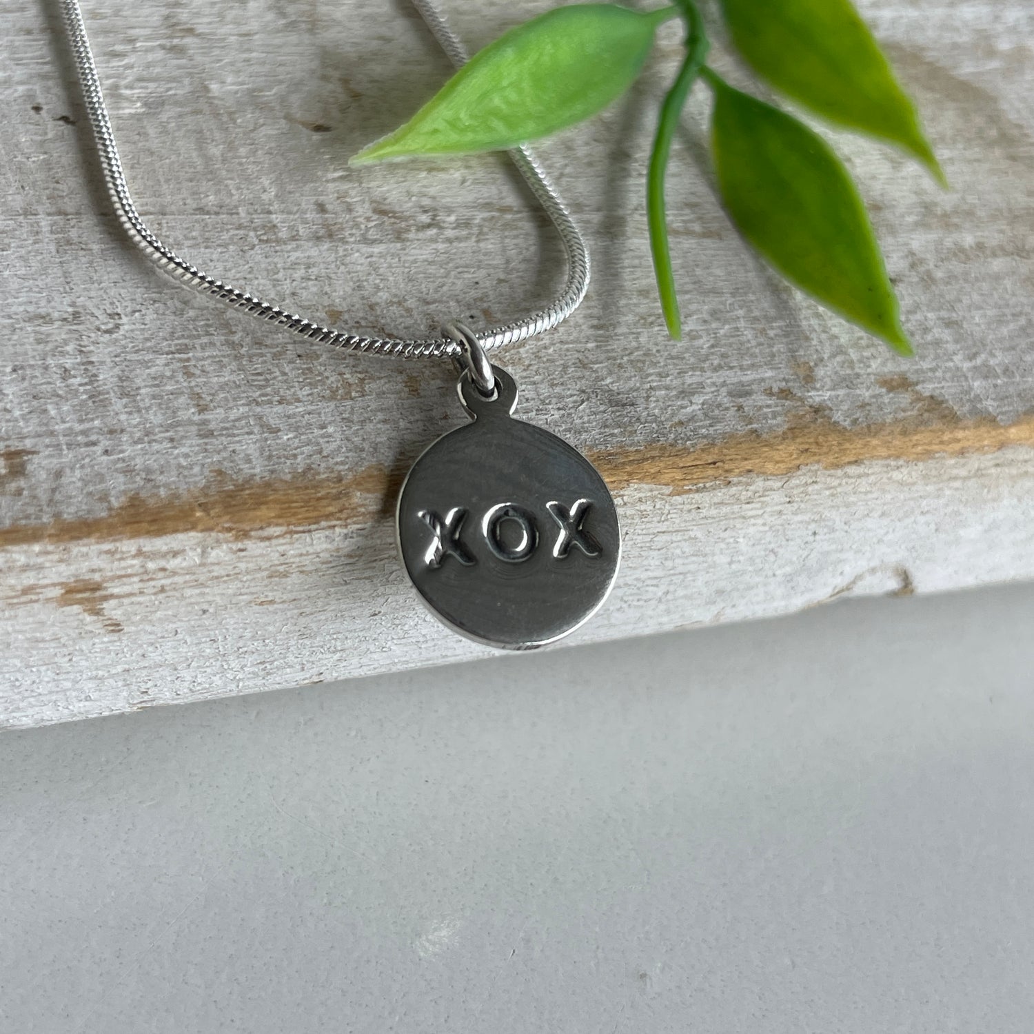 Round XOX Pendant 453050