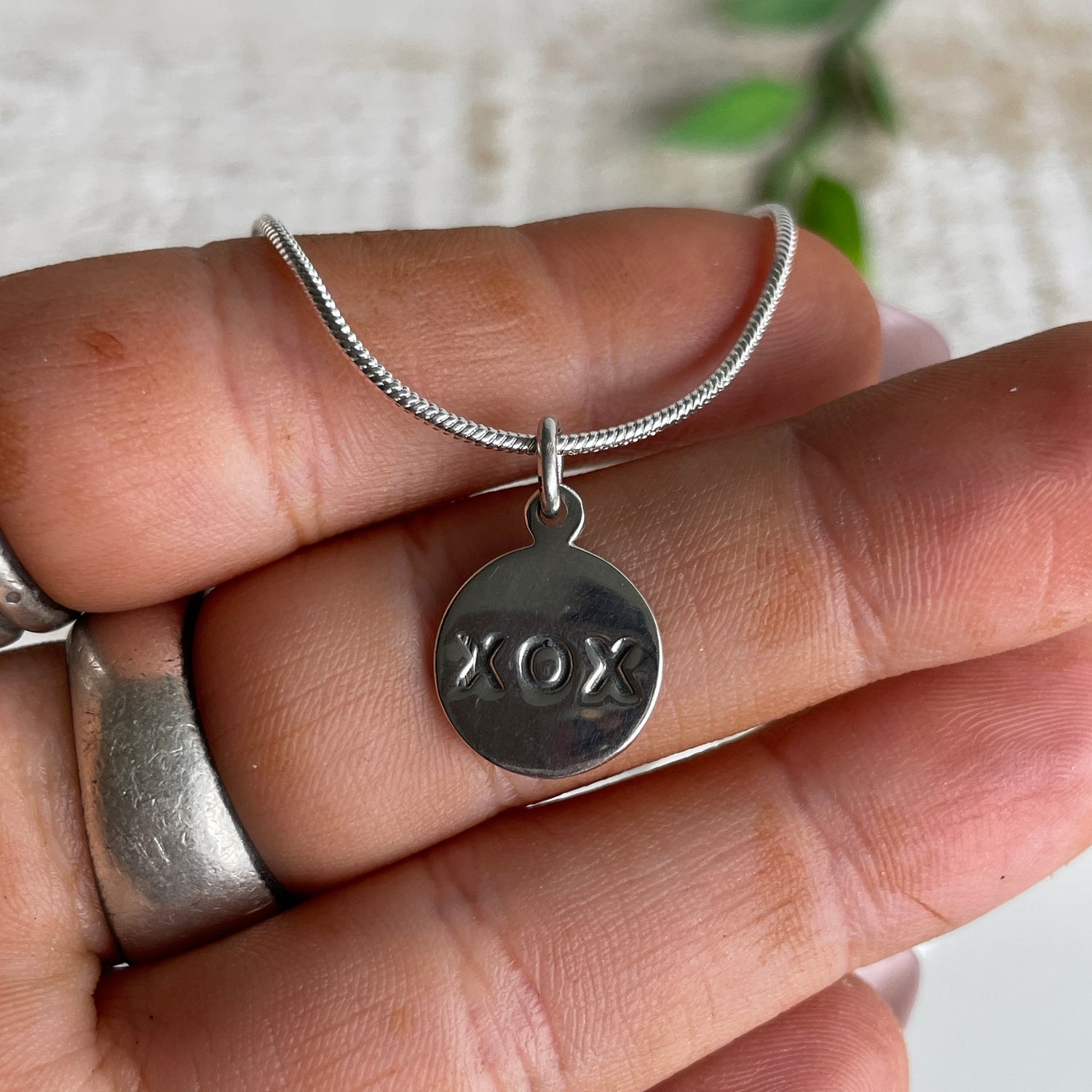Round XOX Pendant 453050