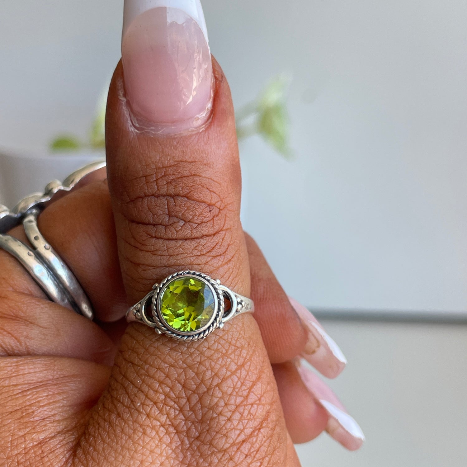 Peridot Round Ring Sz7