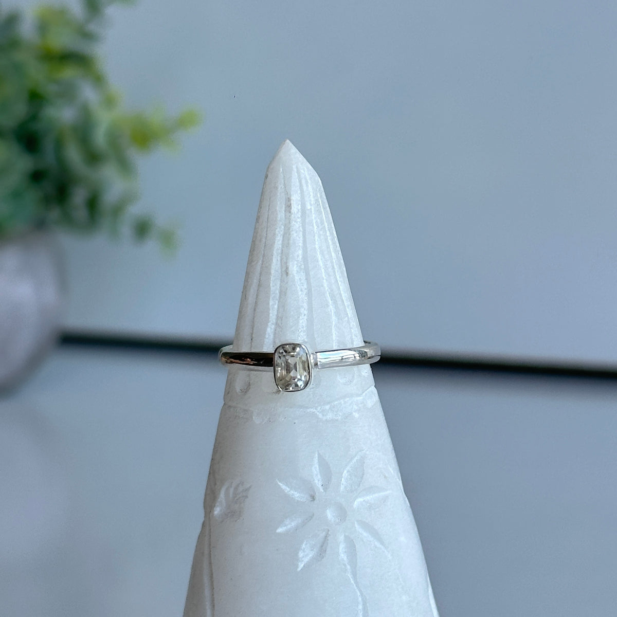 Phenakite Rectangle Ring Sz9