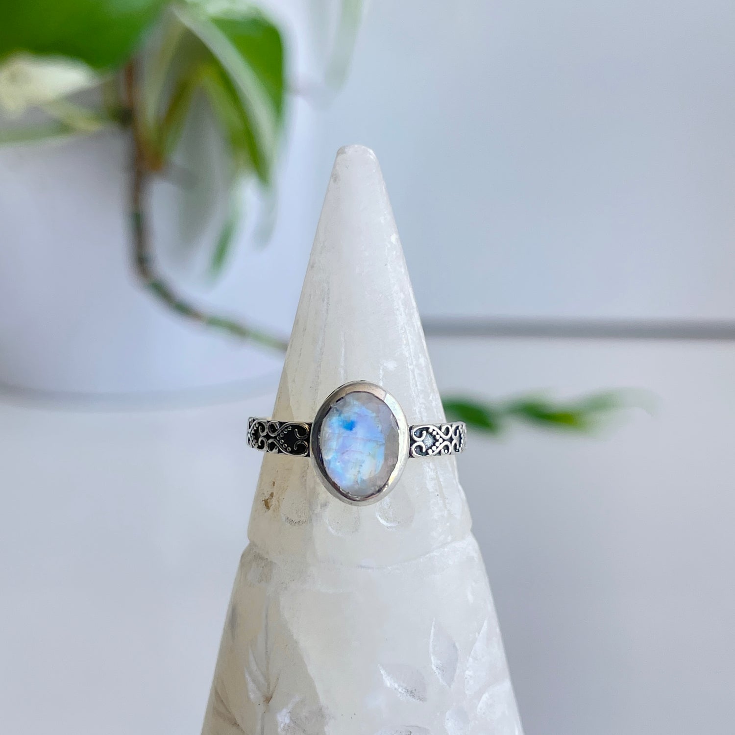 Moonstone Oval Ring Sz7