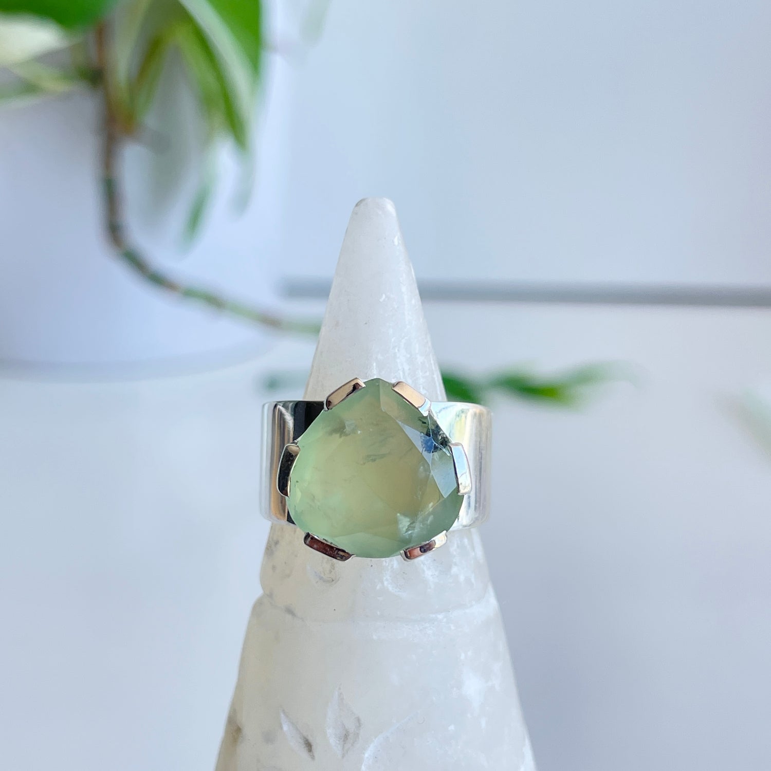 Prehnite Teardrop Ring Sz7.5