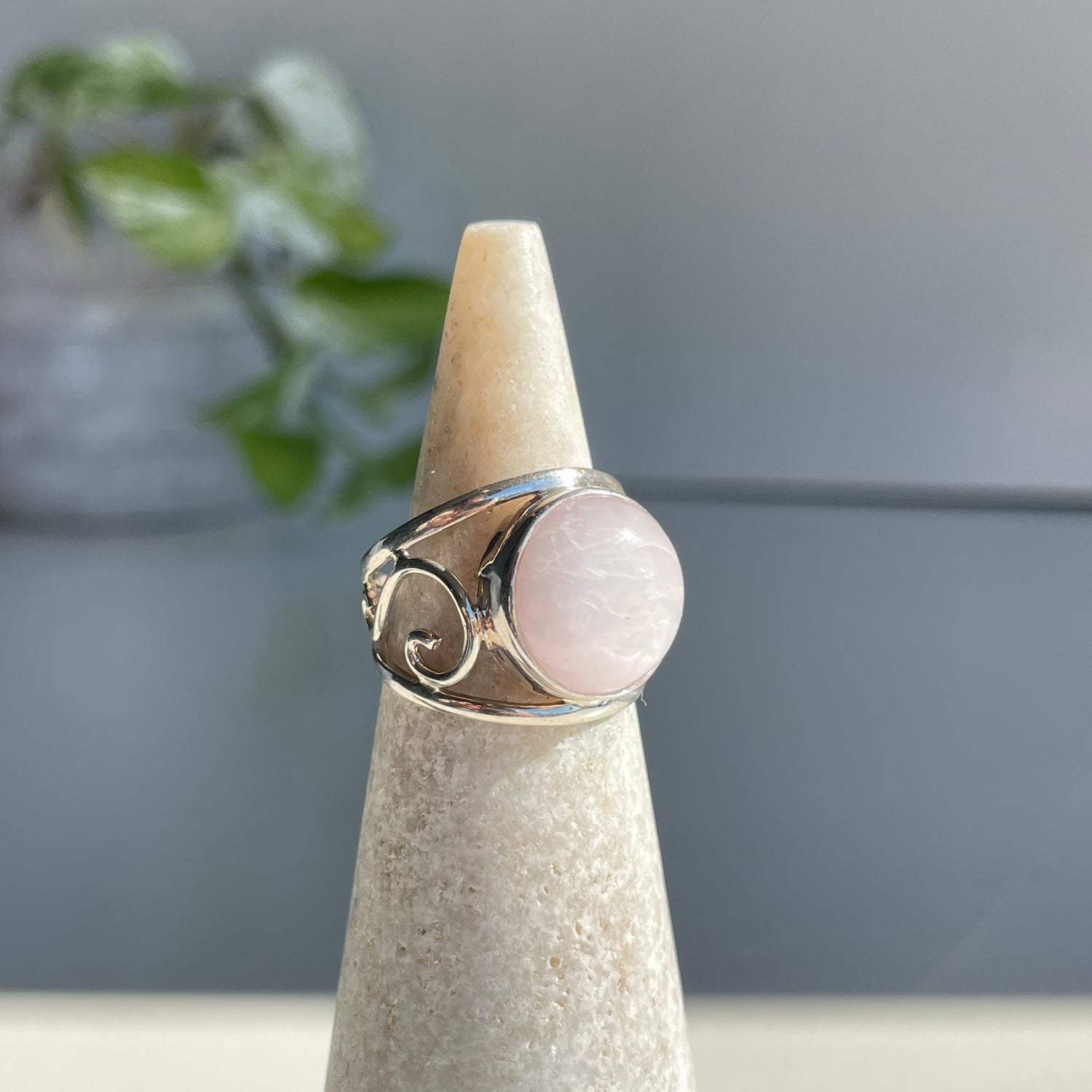 Kunzite Round Ring Sz8 002