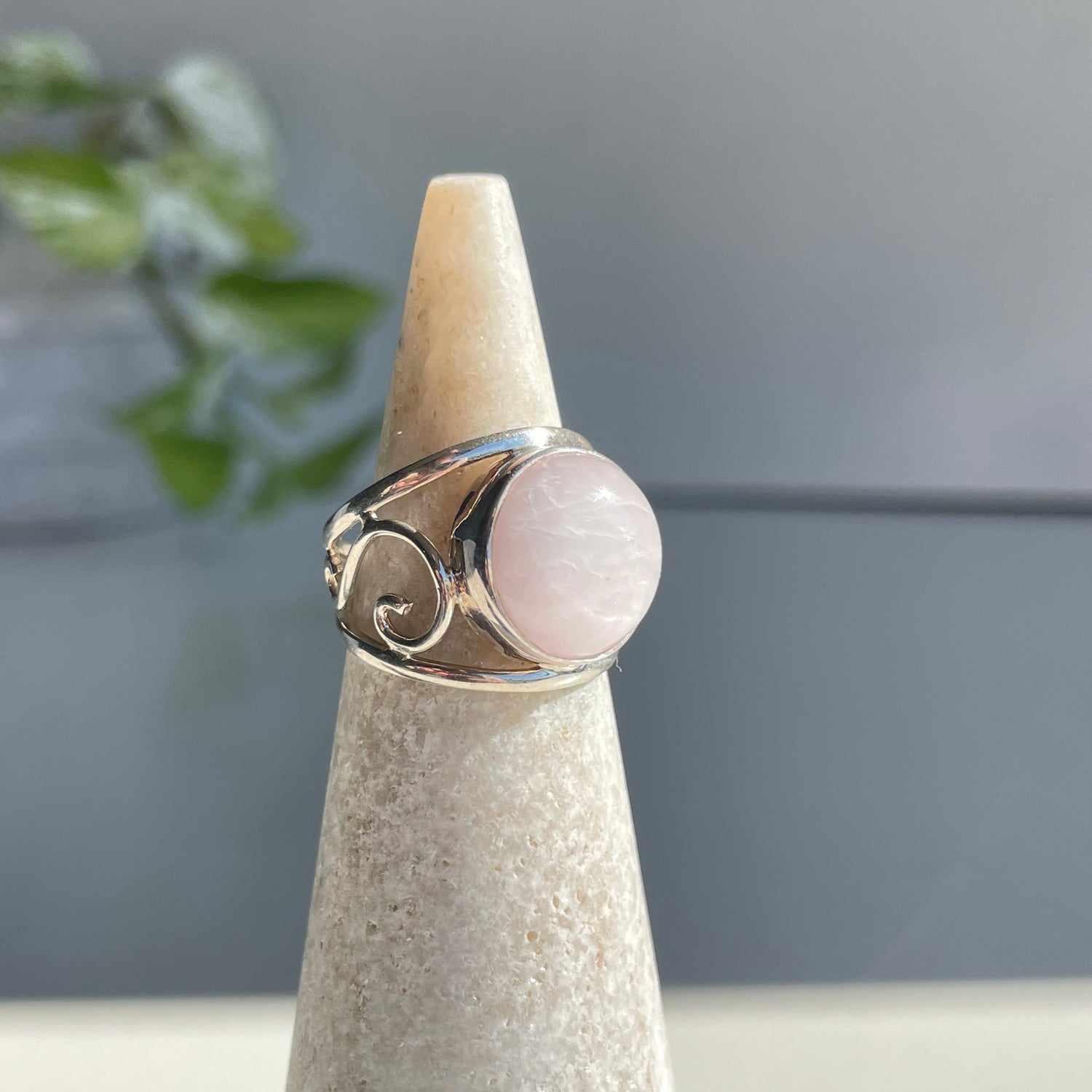 Kunzite Round Ring Sz8 002