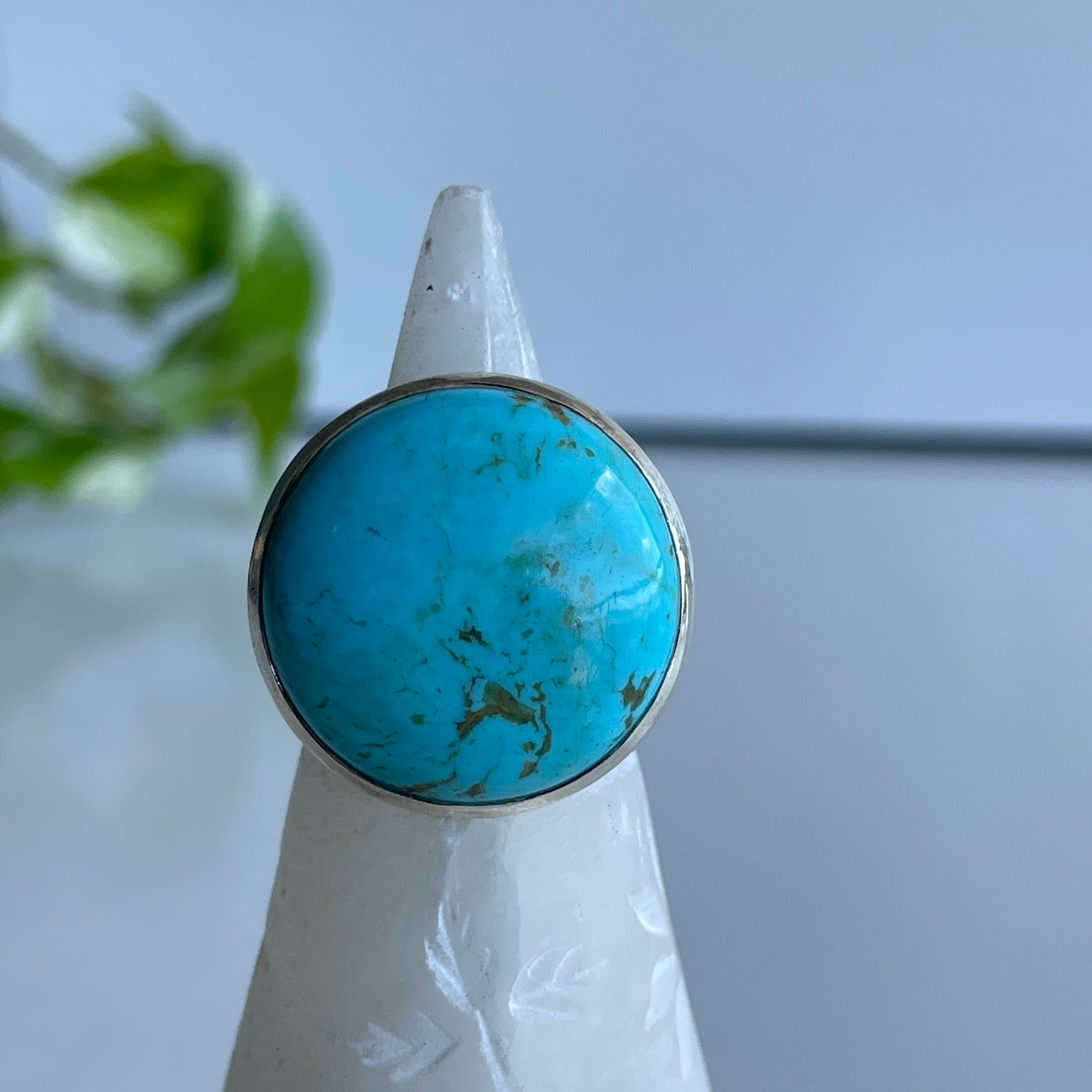 Arizona Turquoise Round Ring Sz8