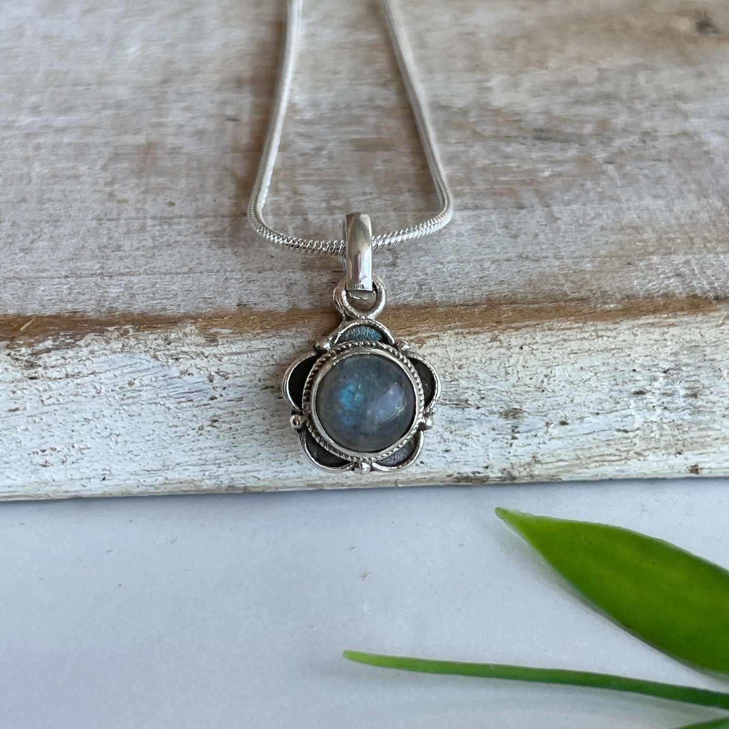 Labradorite Round Pendant