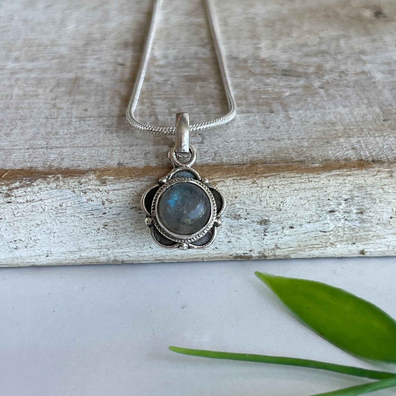 Labradorite Round Pendant