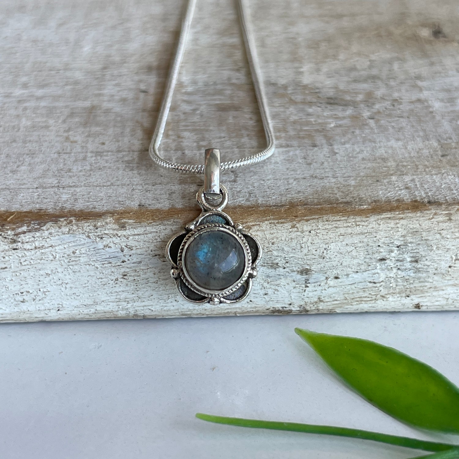 Labradorite Round Pendant