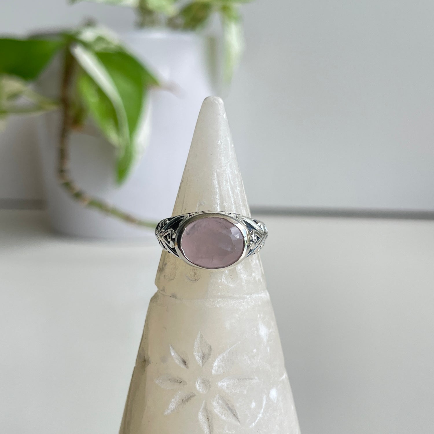 Rose Quartz Oval Ring
