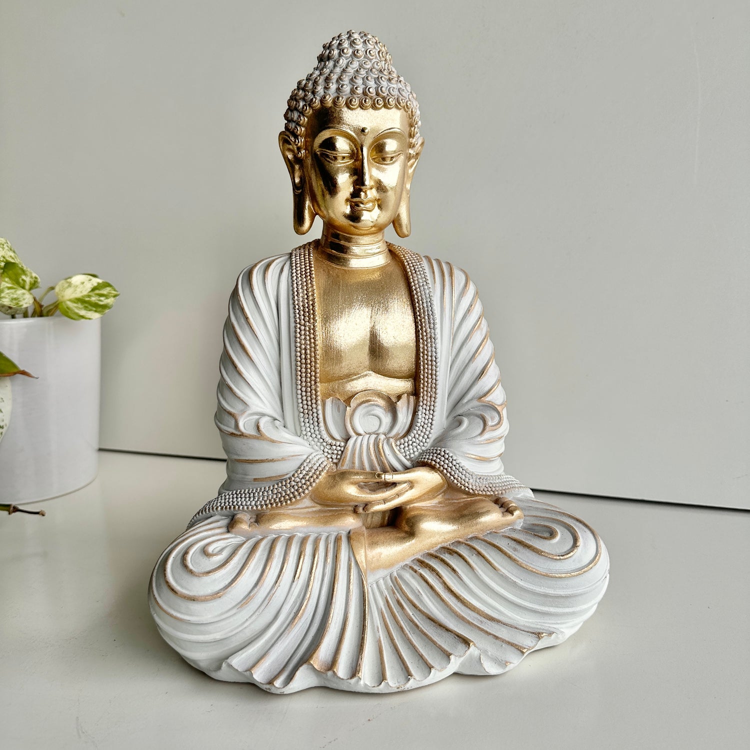 Rulai Buddha White And Gold  budrswlg