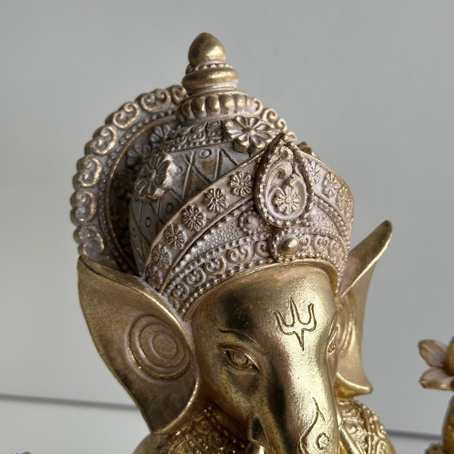 Gold Ganesh Sitting  PSB228A