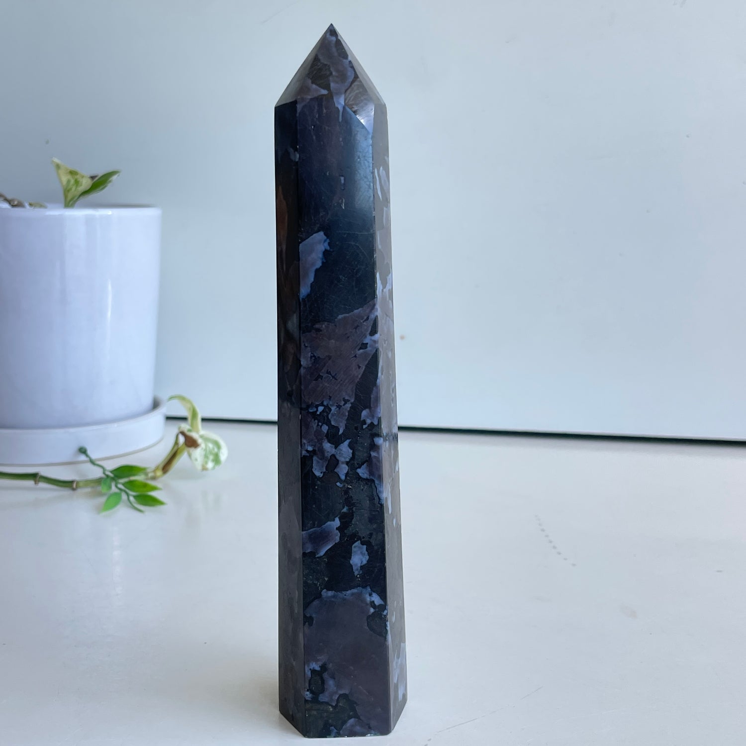 Merlinite Generator 20.9cm