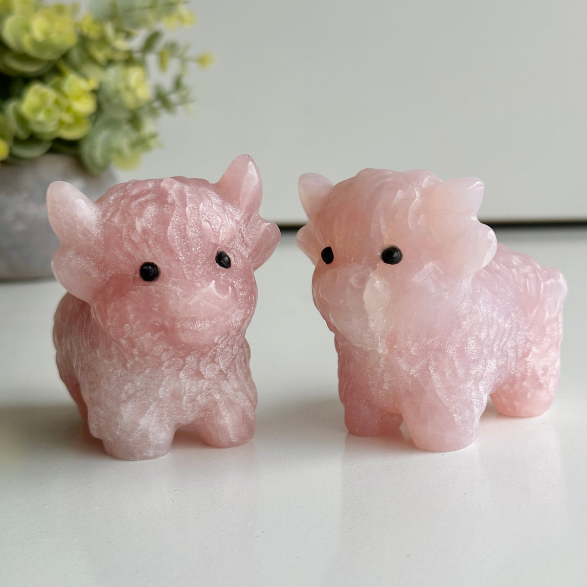 Rose Quartz Highland Cow 8cm