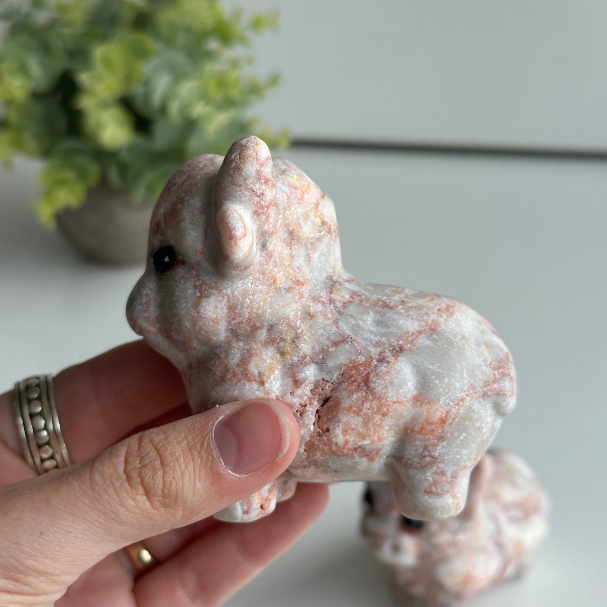 Red Vein Jasper Highland Cow 8cm