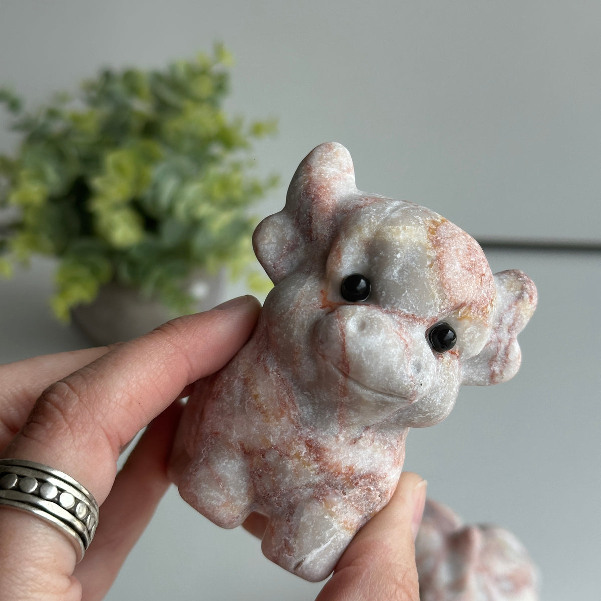 Red Vein Jasper Highland Cow 8cm