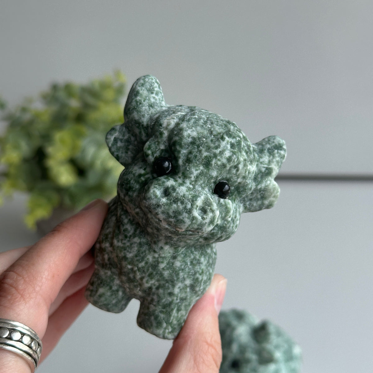 China Jade Highland Cow 8cm