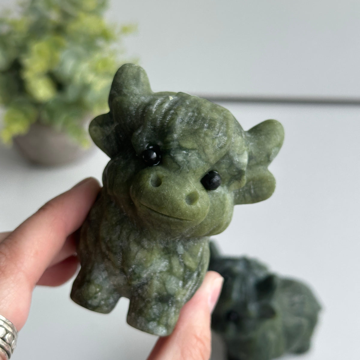 Serpentine Highland Cow 8cm