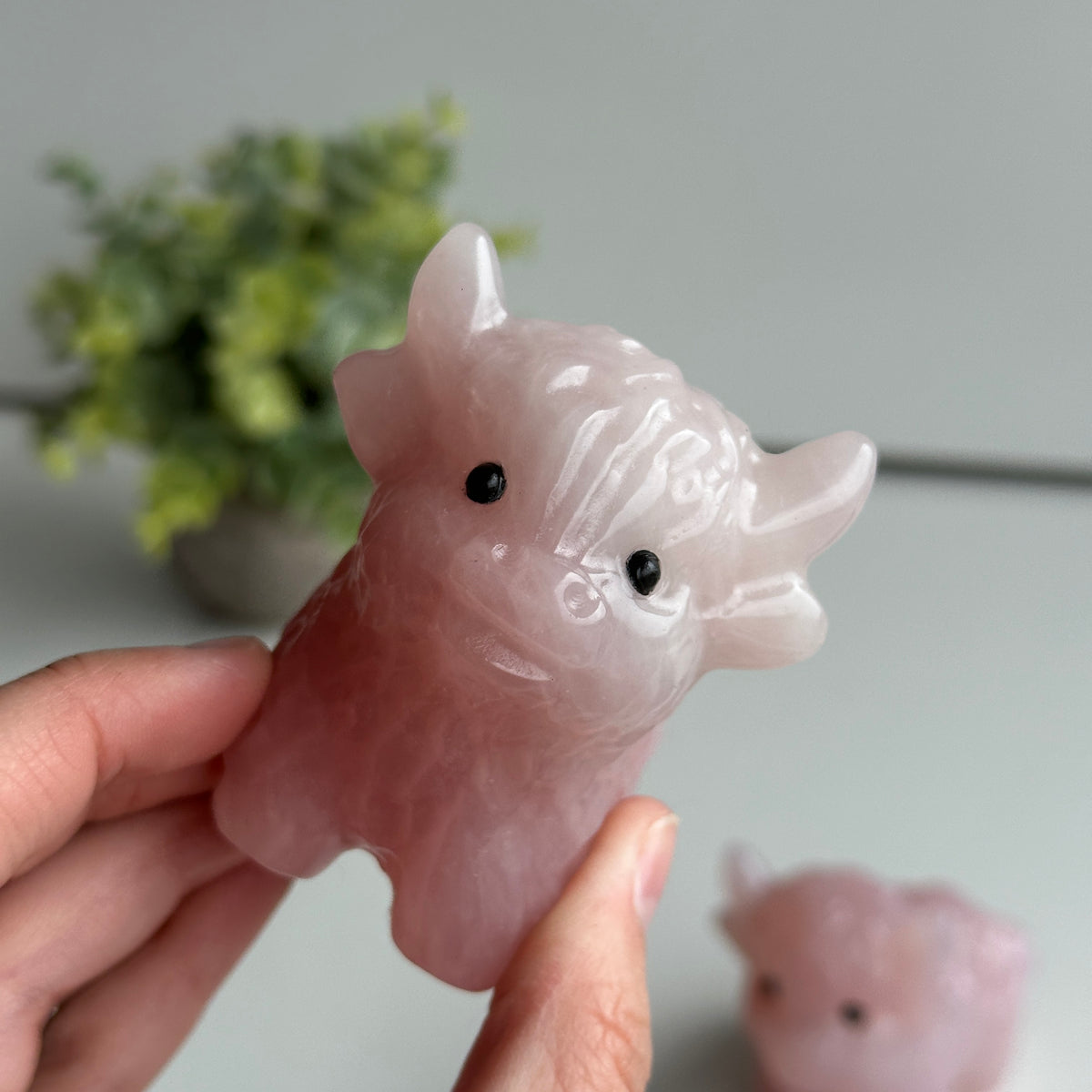 Rose Quartz Highland Cow 7.5cm