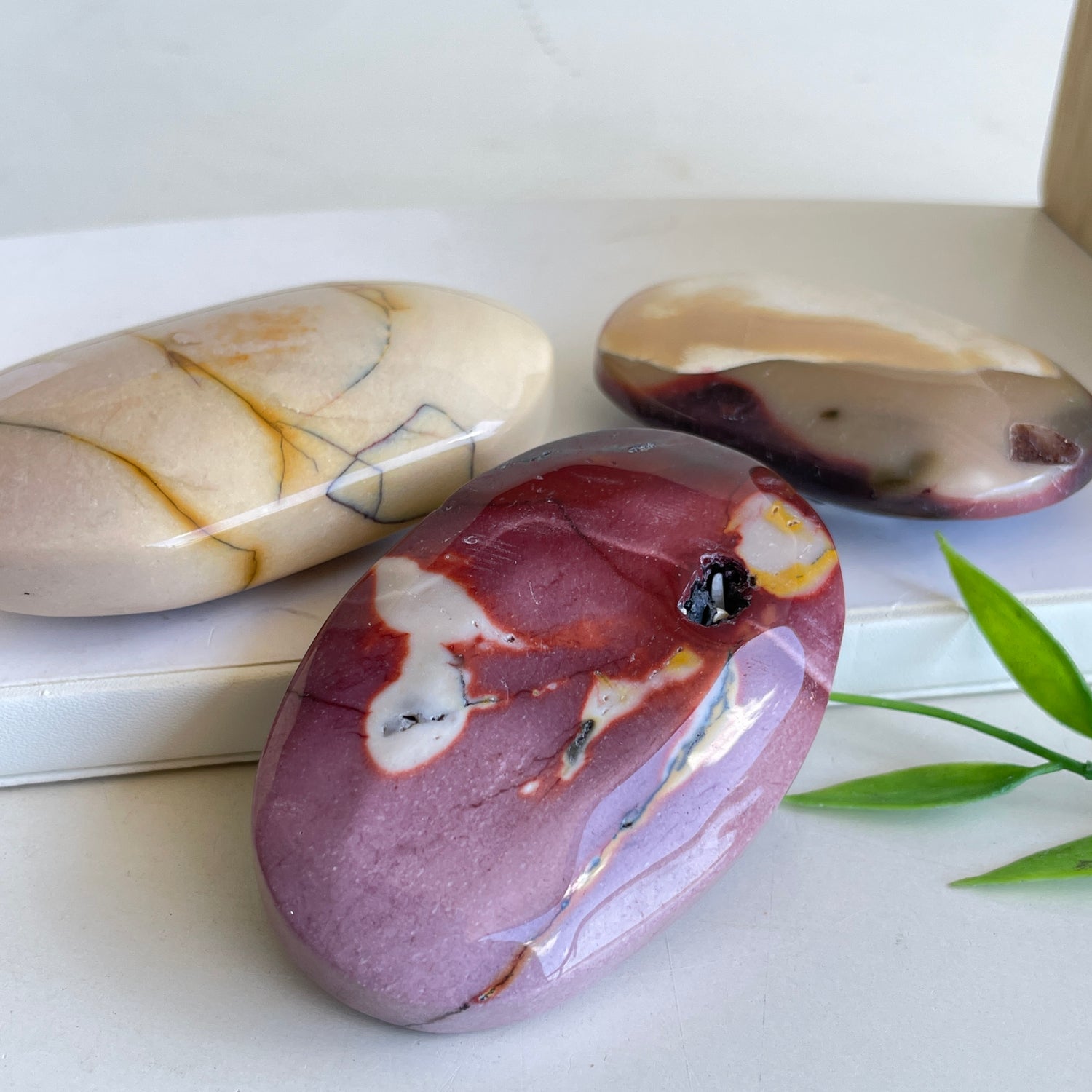 Mookaite Palmstone
