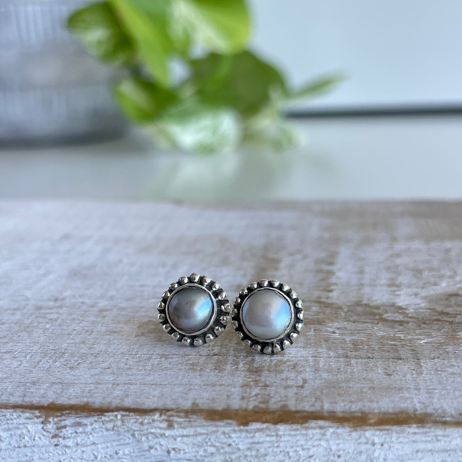 Pearl Round Patterned Earrings