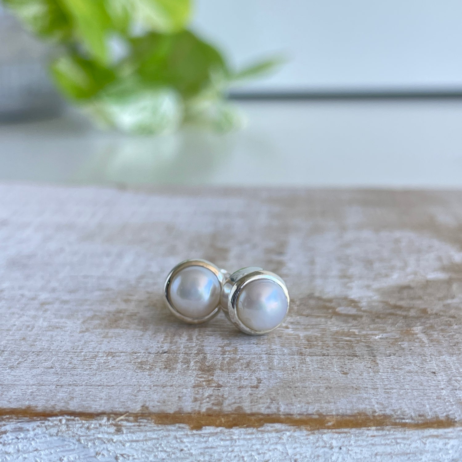 Pearl Round Earrings