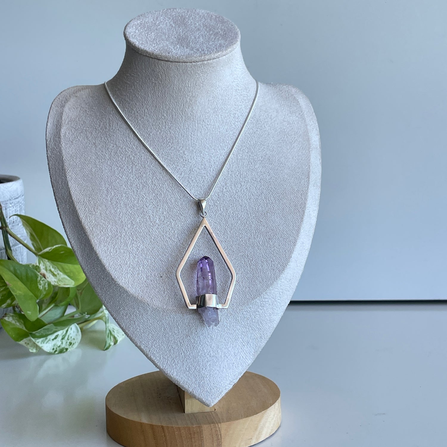 Vera Cruz Amethyst Point Pendant