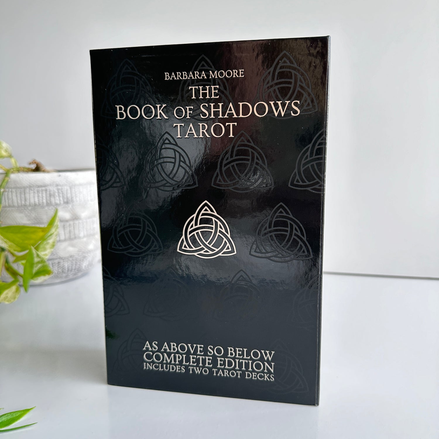 The Book Of Shadows Tarot Barbara Moore